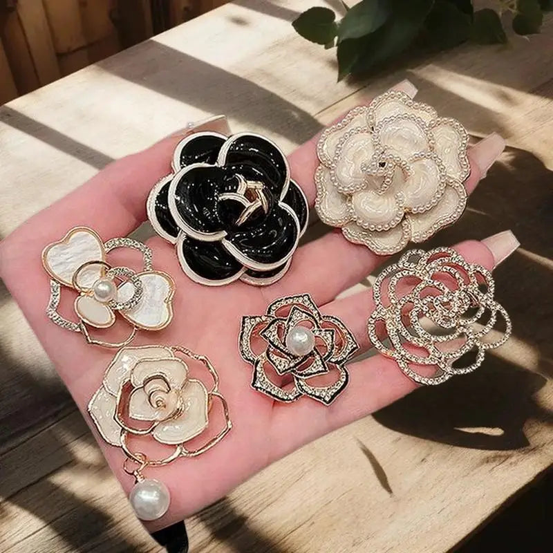 Elegant Camellia Brooch, Resin Rhinestone French Design, Sophisticated Women's Accessory for Banquets and Daily Wear