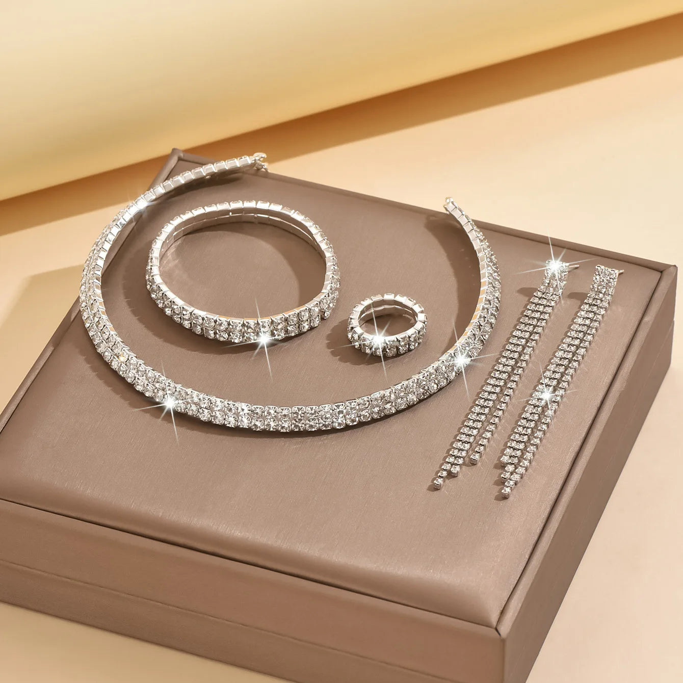 Luxury Full Crystal Zircon Neck Choker for Women Girl Sparkling Rhinestones Clavicle Chain Necklace Charm Wedding Party Jewel