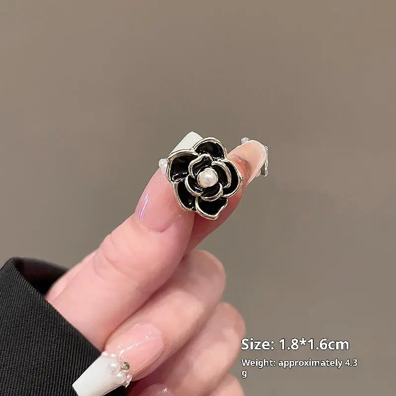 Elegant Camellia Brooch, Resin Rhinestone French Design, Sophisticated Women's Accessory for Banquets and Daily Wear