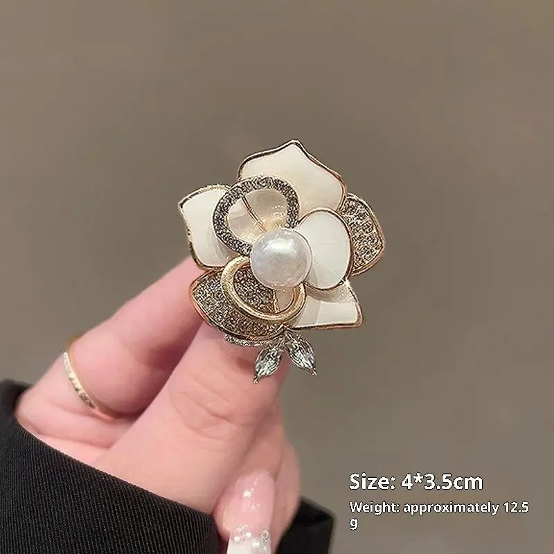Elegant Camellia Brooch, Resin Rhinestone French Design, Sophisticated Women's Accessory for Banquets and Daily Wear