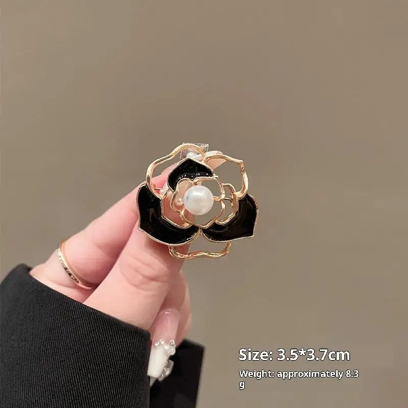 Elegant Camellia Brooch, Resin Rhinestone French Design, Sophisticated Women's Accessory for Banquets and Daily Wear